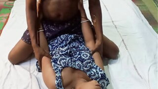 Indian Sleeping Saree Sex - Hot desi bhabhi in red saree exposing